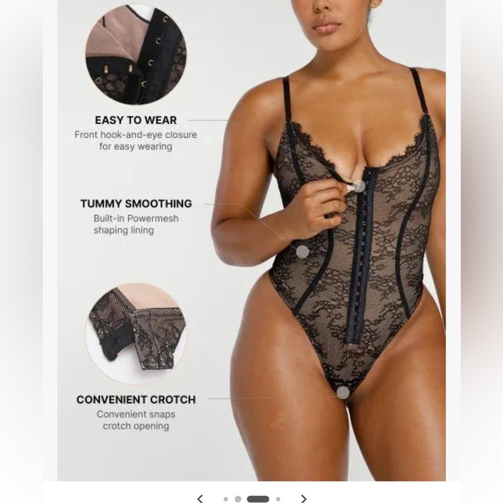 Front hook and eye Lace Shaping Bodysuit - Black